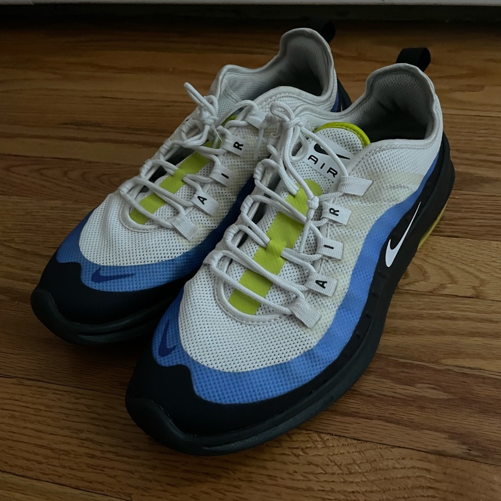Men’s Nike Air Max Axis Sneakers